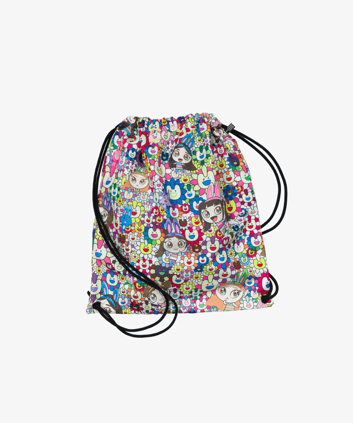 تحتوي الحقيبه على الالبوم صور مع سيدي شاهد الصور | (ONE) NewJeans - 'Supernatural' NJ X MURAKAMI Drawstring Bag ver.