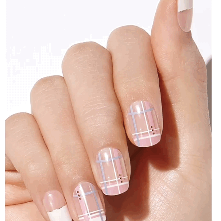 (One) Dashing Diva - Super slim California Magic Press-French Canvasتركيب اظافر اختر التصميم الذي اعجبك