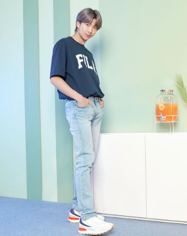 (One) Fila - New Prep Arch Logo Loose Fit Short Sleeve T-Shirt