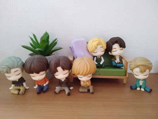 [BTS|بانتقان] (ONE) BTS - Bulletproof Tiny Tan Gacha Figure Capsule Toy V Jungkook Jin Jimin J-Hope RM Sugar Goods  rundom