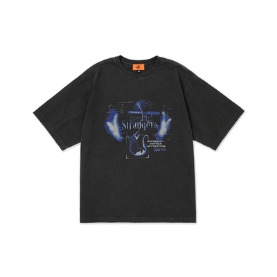 [TXT|تي اكس تي] (One) TOMORROW X TOGETHER - S/S T-Shirt (Beautiful Strangers Ver.) | تومورو × توغيذر - تيشيرت بأكمام قصيرة (نسخة Beautiful Strangers)