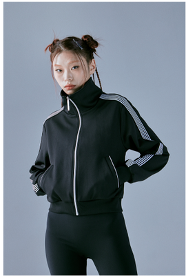 [LE SSERAFIM|لو سيرافيم] {Kpop} (ONE) LE SSERAFIM Track Top (Black)