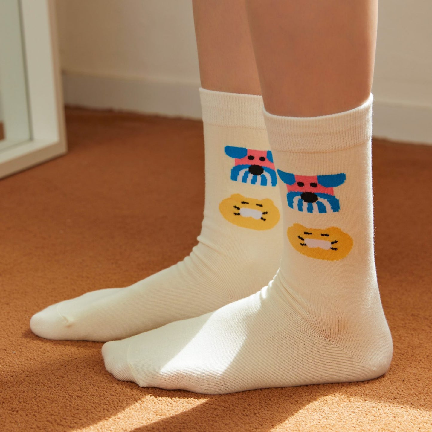(ONE) KAKAO FRIENDS Kim Da-ye X Kakao Friends Socks (Pink)_Chunshik