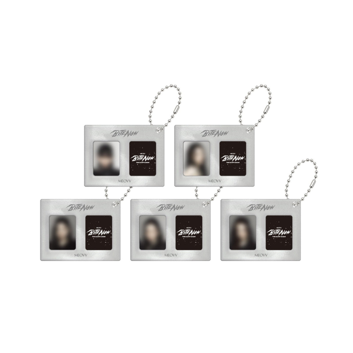 [MEOVV|ميياو] {Kpop} (One) MEOVV - ID Photo Keyring (BITE NOW Pop-up) | ميياو - ميدالية صورة شخصية