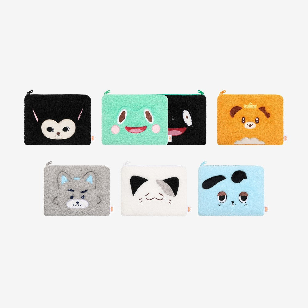 [KickFlip|كيك فليب] {Kpop} (One) KICKFLIP - KICKDOONGS Flat Pouch 20 x 16.5 cm (Choose Character) (KICK OFF THE WALL Pt.1 Pop-Up Store) | كيك فليب - حقيبة مسطحة كيك دونغز 20 × 16.5 سم (اختاري الشخصية) (متجر كيك أوف ذا وول الجزء الأول المؤقت)