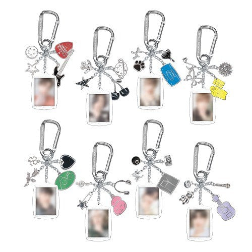 [ATEEZ|أتيز] (One) ATEEZ - Charm Keyring with Photocard Holder (2024 Fanmeeting ATINY'S VOYAGE : FROM A TO Z) | أتيز - ميدالية بتعليقات مع حامل بطاقة صور (لقاء المعجبين ٢٠٢٤)