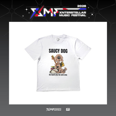 [Saucy Dog|سوسي دوغ] {Kpop} (One) SAUCY DOG - Play T-Shirt (White) (XMF 2026 Xnterstellar Music Festival) | سوسي دوغ - تيشيرت بلاي (أبيض) (مهرجان إكسنترستيلار الموسيقي 2026)