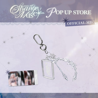 [NMIXX|إن ميكس] {Kpop} (One) NMIXX - Clear Object Keyring 13.5 x 7.3 x 1.2 cm (NMIXX 6th EP [Strange Muse] Pop-Up) | إن ميكس - ميدالية شفافة ١٣٫٥ × ٧٫٣ × ١٫٢ سم (المتجر المؤقت لألبوم [Strange Muse])