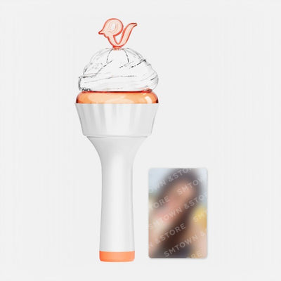 [Red Velvet|ريد فيلفيت] {Kpop} (Set) RED VELVET - Official Fanlight Ver.2 85.5 x 85 x 243 mm + Strap + Photocard | ريد فيلفيت - العصا الضوئية الرسمية النسخة الثانية + حزام + بطاقة صور