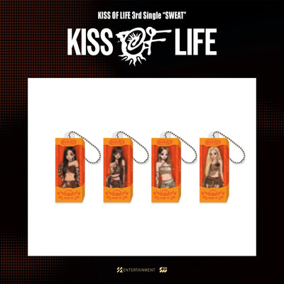 [KISS OF LIFE|كيس أوف لايف] {Kpop} (One) KISS OF LIFE - Random Miniature Keyring 2.4 x 6.3 cm (Pop-up 3rd Single [SWEAT]) | كيس أوف لايف - ميدالية مجسّم مصغّر عشوائية ٢٫٤ × ٦٫٣ سم (بوب أب سويت)