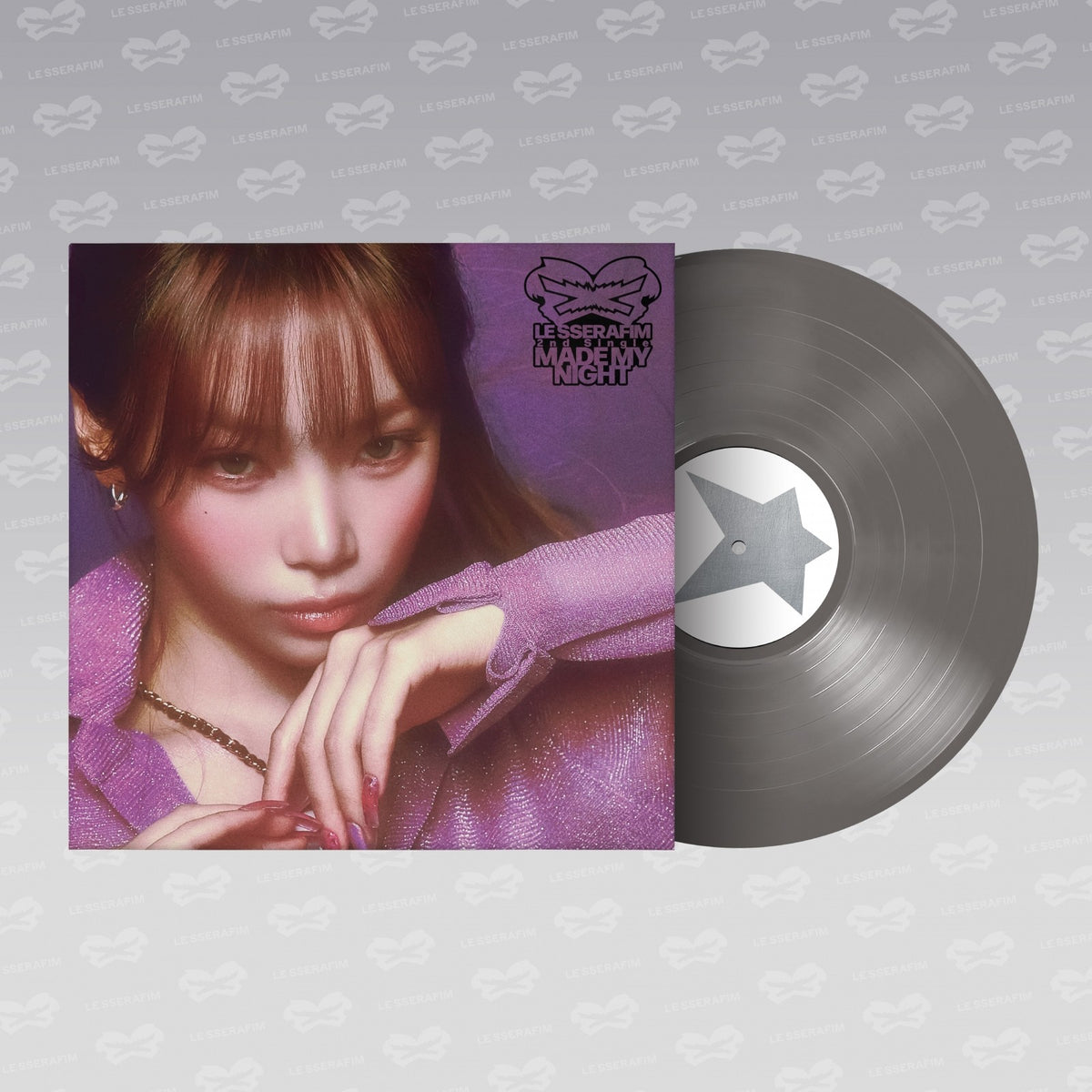 [LE SSERAFIM|لو سيرافيم] {Kpop} (One) LE SSERAFIM - 2nd Single Album [Made My Night] (Vinyl LP, CHIC SILVER Ver.) 302 x 302 mm | لو سيرافيم - الألبوم المفرد الثاني [Made My Night] (أسطوانة فينيل، نسخة CHIC SILVER) ٣٠٢ × ٣٠٢ مم