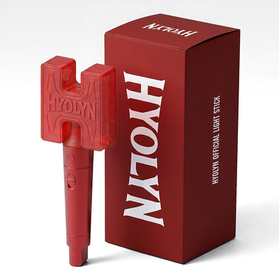 [HYOLYN|هيولين] {Kpop} (Set) HYOLYN - Official Light Stick 11.5 x 7 x 29 cm + Strap | هيولين - العصا الضوئية الرسمية 11.5 × 7 × 29 سم + حزام