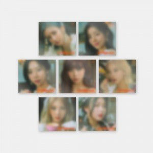 [PURPLE KISS|بيربل كيس] {Kpop} (One) PURPLE KISS - The 4th Mini Album [GEEKYLAND] (Digipack Ver., Random 1 of 7 Covers) 13.9 x 12.6 cm | بيربل كيس - الألبوم المصغر الرابع [غيكي لاند] (نسخة ديجيباك)