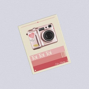 [HUH YOUNGJI|هوه يونغ جي] {Kpop} (One) HUH YOUNGJI - [Toi Toi Toi] (Outbox 15.5 x 20.5 cm + 108p Photo Book) | هوه يونغ جي - ألبوم [Toi Toi Toi]