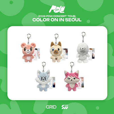 [POW|باو] {Kpop} (One) POW - POWSTER Plush Keyring 80 x 130 mm + Photocard, 5 Characters (2026 CONCERT [COLOR ON IN SEOUL]) | باو - ميدالية POWSTER القطيفة ٨٠ × ١٣٠ مم مع بطاقة صورة، ٥ شخصيات (حفل ٢٠٢٦ [COLOR ON IN SEOUL])