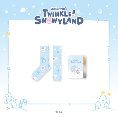 [ONEW|أونيو] {Kpop} (One) ONEW - JJINGNYANGS Fuzzy Socks approx. 16 x 19 cm + Photocard (Pop-up [JJINGNYANG'S TWINKLE! SNOWYLAND]) | أونيو - جوارب ناعمة حوالي ١٦ × ١٩ سم + فوتوكارد (بوب أب [جينغ نيانغز توينكل! سنويلاند])