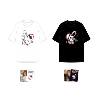[YENA|يينا] {Kpop} (One) YENA - Tokkijjang T-Shirt + Photocard (White M / Black L) (2026 YENA Encore Live Official MD) | يينا - تيشيرت توكي جانغ مع بطاقة صورة (أبيض مقاس M / أسود مقاس L) (إم دي رسمي لحفل يينا الإضافي ٢٠٢٦)