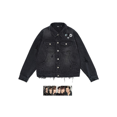 [ENHYPEN|انهايبن] (Set) ENHYPEN - Denim Trucker Jacket + 3 Can Badges + Photocard (World Tour [BLOOD SAGA]) | انهايبن - جاكيت دينم تراكر مع ٣ شارات وبطاقة صور (الجولة العالمية [بلاد ساغا])