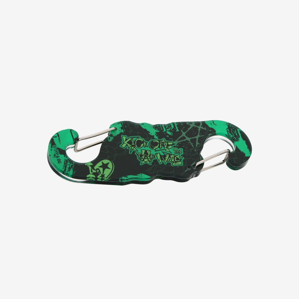 [KickFlip|كيك فليب] {Kpop} (One) KICKFLIP - Acrylic Carabiner 3.4 x 9.3 cm (KICK OFF THE WALL Pt.1 Pop-Up Store) | كيك فليب - كارابينر أكريليك 3.4 × 9.3 سم (متجر كيك أوف ذا وول الجزء الأول المؤقت)