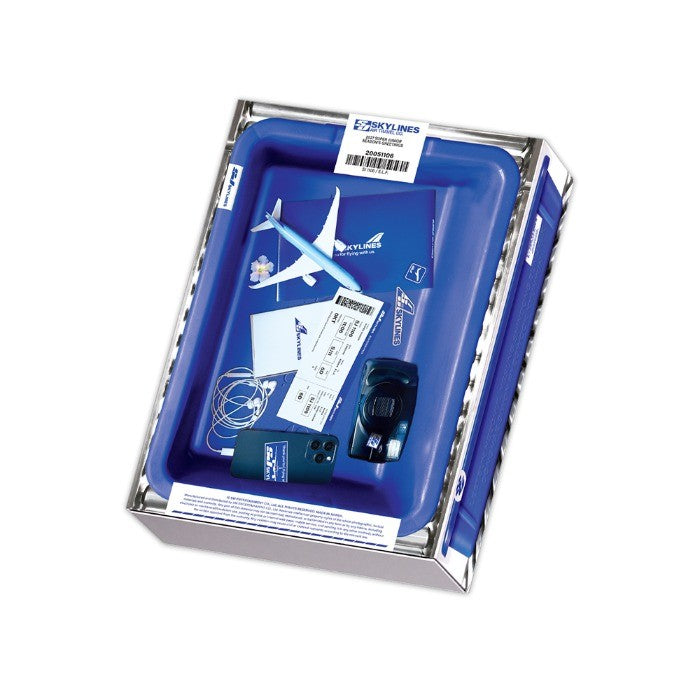 [Super Junior|سوبر جونير] (Set) SUPER JUNIOR - 2027 Season's Greetings [SKYLINES] 18 x 24.5 x 6 cm, Desk Calendar + Handy Diary + Photo Book + Mini Poster Set + Postcard Set + Photo Card Set | سوبر جونيور - تحية الموسم 2027 [سكاي لاينز]