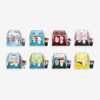 [Stray Kids|ستراي كيدز] (One) STRAY KIDS - SKZOO Acrylic Container Box + Photocard (THIS & THAT Pop-up Store) | ستراي كيدز - صندوق أكريليك سكزو مع فوتوكارد (متجر «ذيس آند ذات» المؤقت)