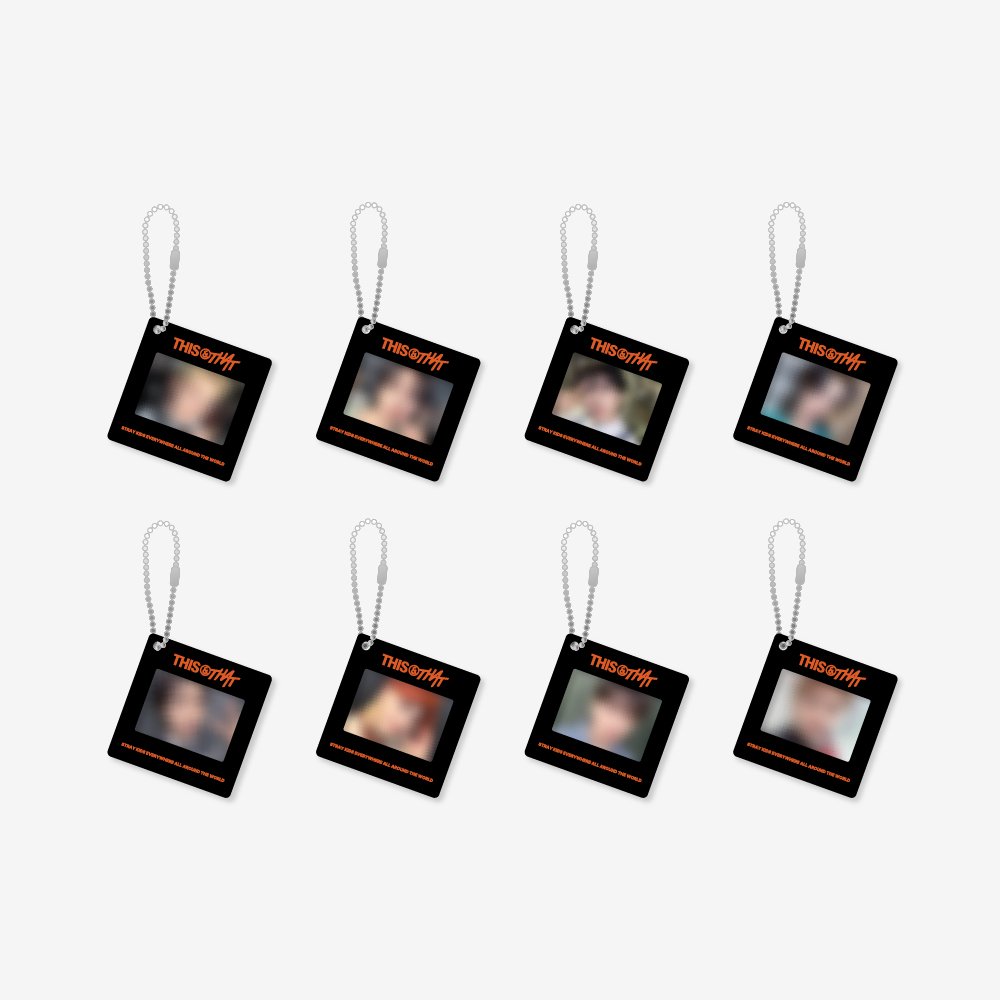 [Stray Kids|ستراي كيدز] (One) STRAY KIDS - Photo Keyring (THIS & THAT Pop-up Store) | ستراي كيدز - ميدالية مفاتيح بالصور (متجر «ذيس آند ذات» المؤقت)