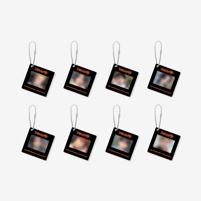 [Stray Kids|ستراي كيدز] (One) STRAY KIDS - Photo Keyring (THIS & THAT Pop-up Store) | ستراي كيدز - ميدالية مفاتيح بالصور (متجر «ذيس آند ذات» المؤقت)