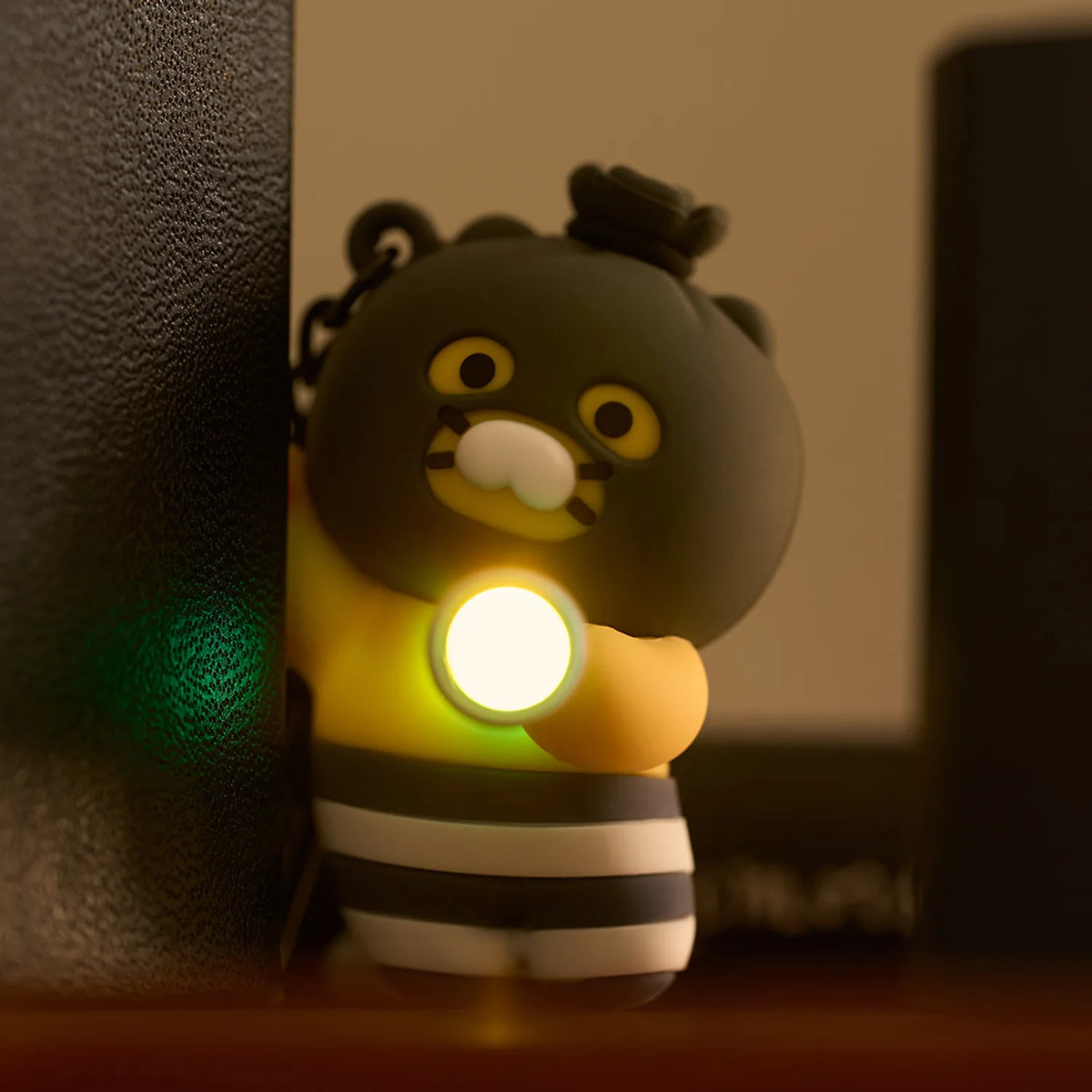 (One)* Thief Choonsik Laser Beam Figure Keyring | ميدالية مفاتيح مجسم ليزر تشونسيك اللص (Copy)