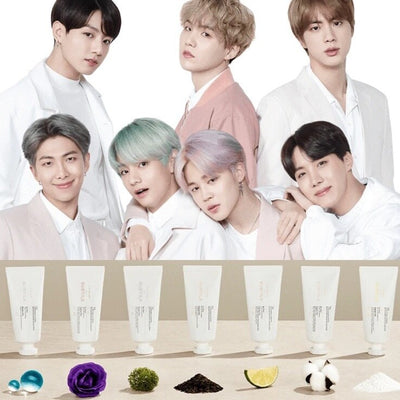 تسليم فوري -  (Set) VT X BTS - Perfume Cream سيت عطر كريمي كامل لفرقه بي تي اس استمتعي بجميع عطور بي تي اس في صندوق واحد الرائحه تدوم لمده 9 ساعات من قوتها بالاضافه للفيتامين لتحسين بشره اليدين والجسم